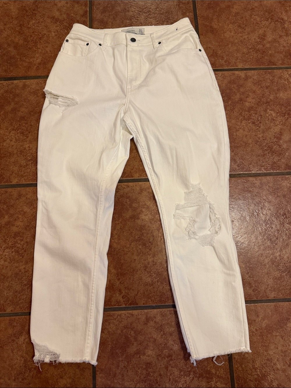 Abercrombie & Fitch White A&F Mom Jeans